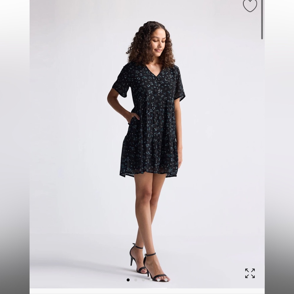 Madewell x Reistor® Floral Short Tiered dress in Dark Blue
Size Large